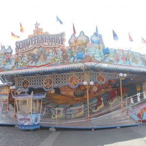 Rundfahr&shy;geschäft „Schlittenfahrt“