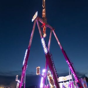 Hochfahrgeschäft „Infinity“