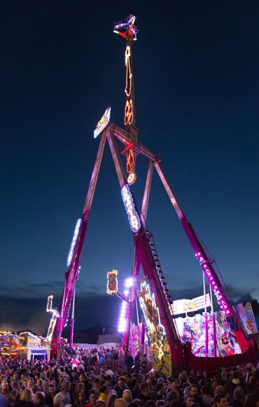 Hochfahrgeschäft „Infinity“